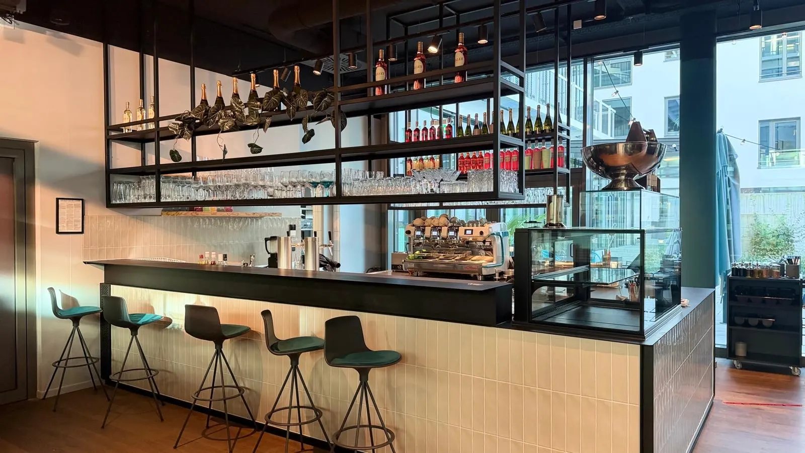 Bar und Theke im Restaurant Convivio in München